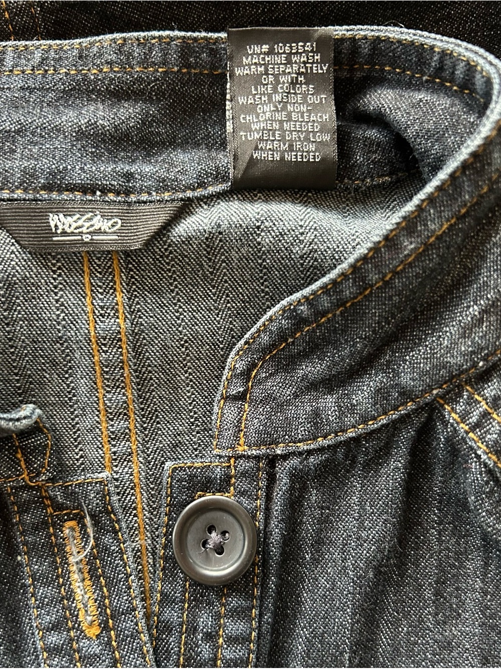 Mossimo Dark Indigo Denim Jacket with Four Pockets and a Button Front. Size M - Picture 6 of 6